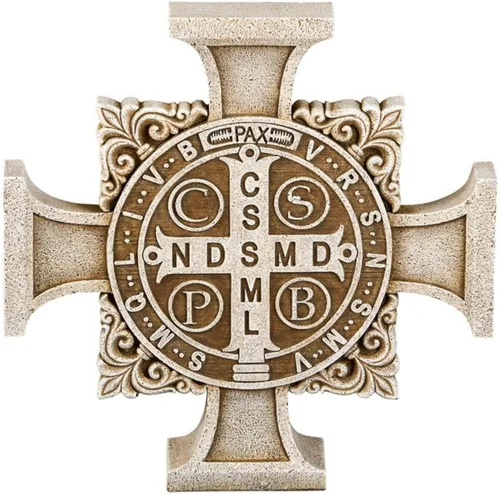 Vista 2 de Christian Brands Cruz de piedra escalonada de San Benito