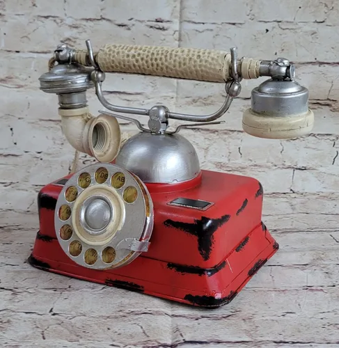 EUROPEAN BRONZE Vintage Finery Toy Tin Red Rotary Teléfono Velocidad Teléfono Regalo Obras de Arte Regalo Estatuilla para el Hogar