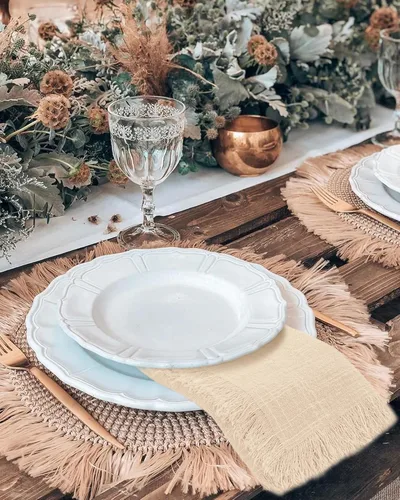 Vista 6 de Paquete de 12 servilletas de lino y algodón beige de 16 x 16 pulgadas, hechas a mano con flecos, servilletas de tela suave, lavables y rústicas