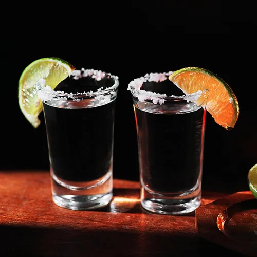 Vista 4 de Juego de vasos de chupito de acrílico de 12 piezas, vasos de chupito de plástico transparente de 1.2 onzas para tequila, cócteles y licores