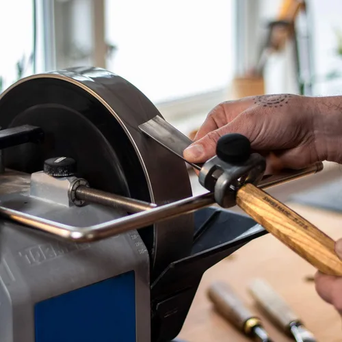 Vista 5 de Tormek Plantilla de herramientas cortas SVS-38: afila herramientas cortas para carpintería como cinceles de madera cortos, gubias de tallado