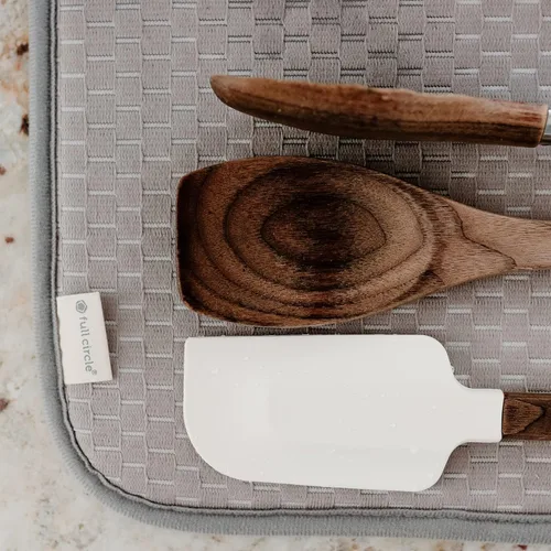 Vista 9 de Full Circle Supermatural Dish - Accesorios para fregadero de cocina, tapete de microfibra reciclada, color gris