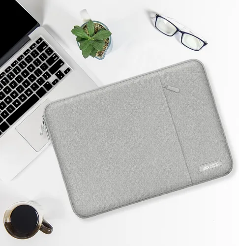 Vista 208 de MOSISO Funda vertical de poliéster con bolsillo para laptop de 13 pulgadas, para computadora MacBook Air M4, M3, M2 y M1 de 2025 a 2018 y Pro M2