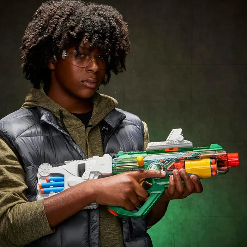 Vista 2 de Nerf Marvel Doctor Doom Blaster