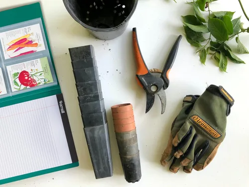 Vista 7 de Samsill Organizador de semillas, protector de almacenamiento de jardín reutilizable de 4 bolsillos, mangas transparentes de 3.5 x 5 pulgadas