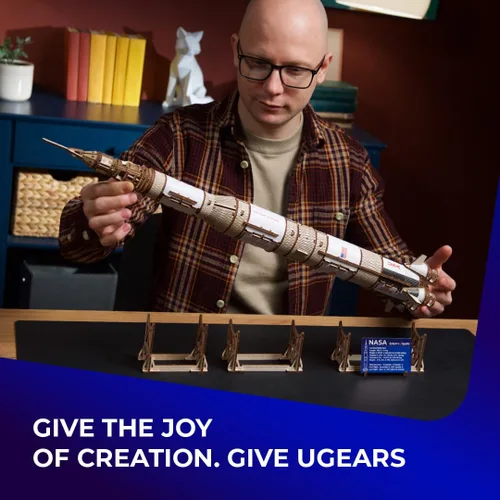 Vista 5 de UGEARS Rompecabezas de Madera 3D Saturn V de la NASA para Adultos - Kits de Modelos de Madera para Adultos Modelo de Cohete Kit Completo