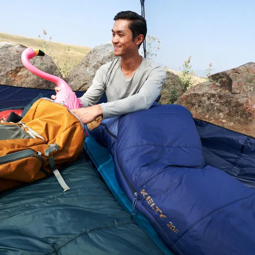 Vista 18 de Kelty Cosmic Relleno Sintético 20 Grados - Saco de Dormir para Mochileros – Correas de Compresión, Bolsa de Almacenamiento Incluida