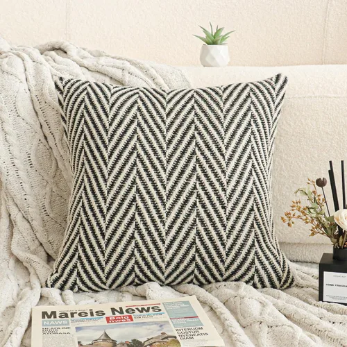 Vista 4 de Jonhier Funda de cojín cuadrada de cheurón blanco y negro, funda de cojín con patrón geométrico bohemio de granja para decoración de mediados