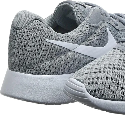 Vista 3 de Nike - Tenis Tanjun para hombre, con empeine textil transpirable y cómoda amortiguación ligera