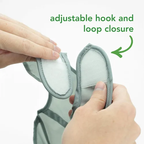 Vista 5 de green sprouts Snap & Go - Babero de silicona para atrapar alimentos, parte superior suave, impermeable + cuchara de silicona, enrollable para un