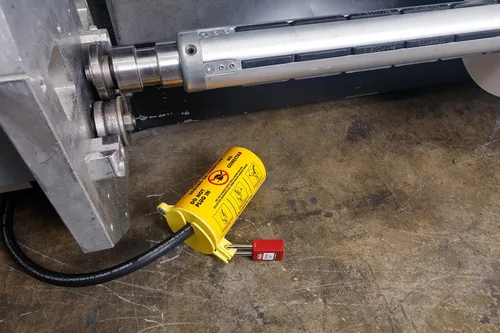 Vista 2 de Brady - PLO23 Prinzing 3-en-1 Plug Lockout Amarillo