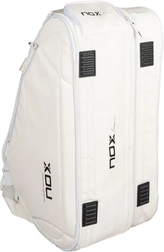 Vista 4 de NOX Bolsa de Padel PRO SERIES Compartimento térmico ThermoTech Gran capacidad para 5 raquetas y bolsillo ventilado para zapatos Diseño