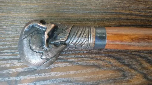Vista 3 de Poste de metal para senderismo, mango de cráneo, bastón plegable retráctil de viaje