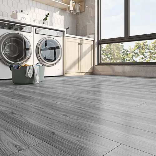 Vista 7 de FunStick 30 hojas de 6"x36" azulejos impermeables de suelo de vinilo con aspecto de madera gris para despegar y pegar, tablones de madera