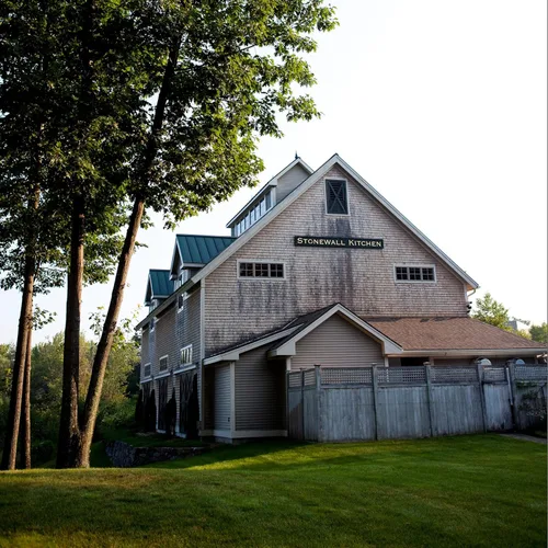 Vista 2 de Stonewall Kitchen Maine Maple Champagne Mostaza, 8 onzas