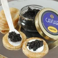 Vista 2 de Farm Raised Osetra Baerii Malossol Caviar - Set de regalo (sin cuchara)