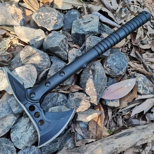 Vista 6 de DOOM BLADE Hacha de camping con vaina de nylon, Hacha Tomahawk vikinga forjada de acero al carbono de alta calidad, Hacha de camping portátil