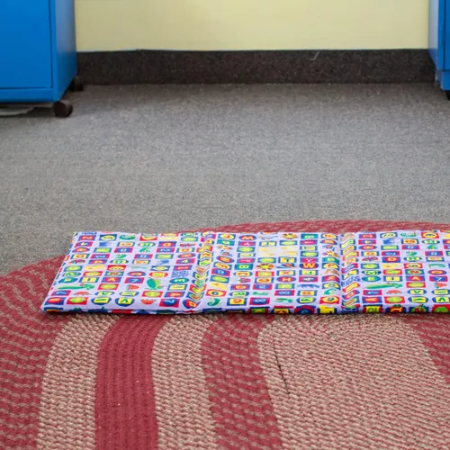 Vista 5 de KinderMat Sheets Eric Carle - Alfombrilla para siesta completa, lavable, edición especial, ABC y 123, regular, 47 x 22 pulgadas, ideal