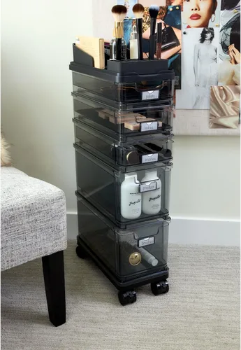 Vista 2 de iDesign The Sarah Tanno Collection - Carrito organizador pequeño de cosméticos apilable de 5 cajones, ahumado/negro
