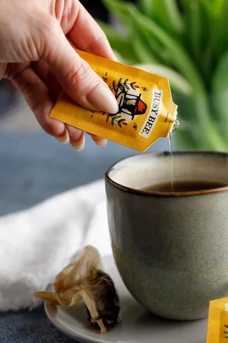 Vista 4 de BUSY BEE Paquetes de miel cruda, 40 paquetes en total, miel de flores silvestres de EE. UU