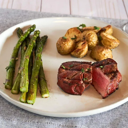 Vista 4 de Nebraska Star Beef Prestige Steaks - 6 paquetes con condimento (filetes de 6 a 5 onzas)