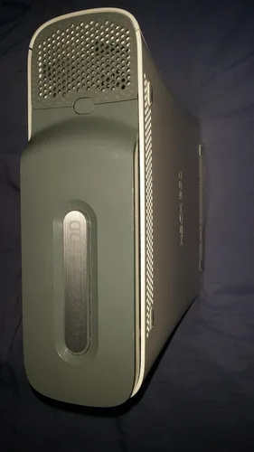 Vista 2 de Microsoft Sistema Xbox 360 Pro con unidad de consola de videojuegos HD y HDMI de 20 GB (solo reacondicionado)