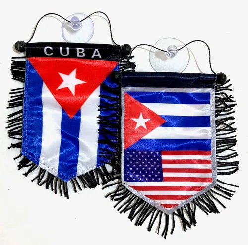 Vista 2 de Banderas cubanas para accesorios de coches Cuba pegatinas mini banners pequeña ventana retrovisor espejo colgante Se pega al vidrio Rápido Fácil