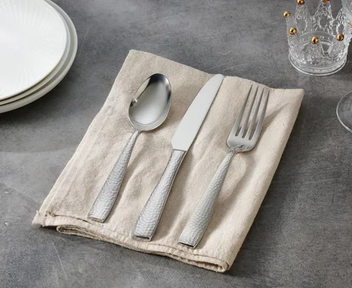 Vista 7 de Hudson Essentials Juego de cubiertos martillados de acero inoxidable 18/10 de 20 piezas, servicio para 4 personas (juego de 20 piezas)