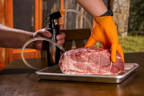 Vista 9 de Oklahoma Joe's® Botella de spray 2 en 1 e inyector de adobo, negro - 6285584R06