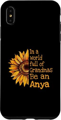 Vista 7 de iPhone 14 In A World Of Grandmas Be An Anya Hungría Abuela húngara Case