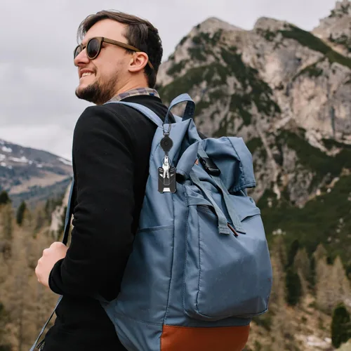 Vista 6 de BESARME Juego de 2 portatarjetas retráctiles con mosquetón resistente, carrete de insignia, llavero retráctil con portatarjetas tácticas