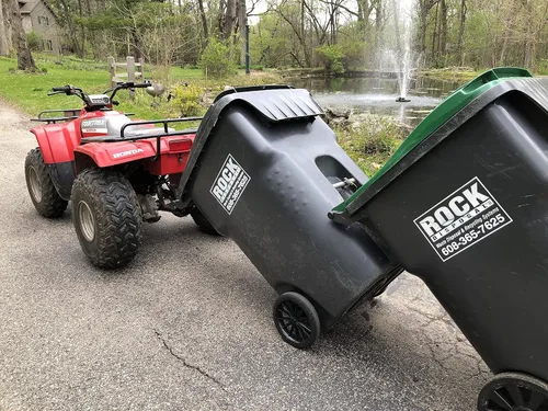 Vista 2 de Gancho de basura montado en bola de una sola lata de fabricación estadounidense con acoplador de lata - por Garbage Commander