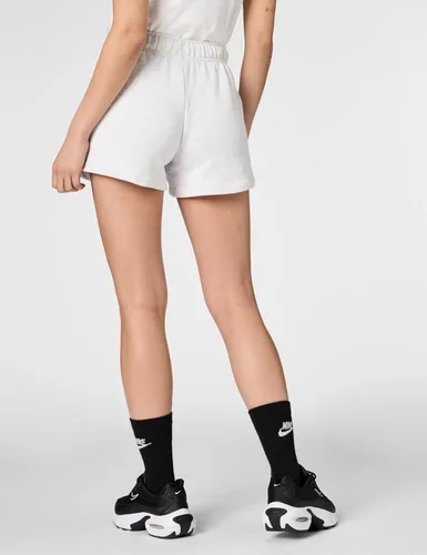 Vista 4 de Nike Sportswear Club - Pantalones cortos de forro polar de cintura media para mujer