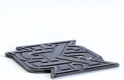 Vista 4 de Rico Industries Emblema de automóvil de níquel antiguo estándar de la NCAA para coche/camión/SUV