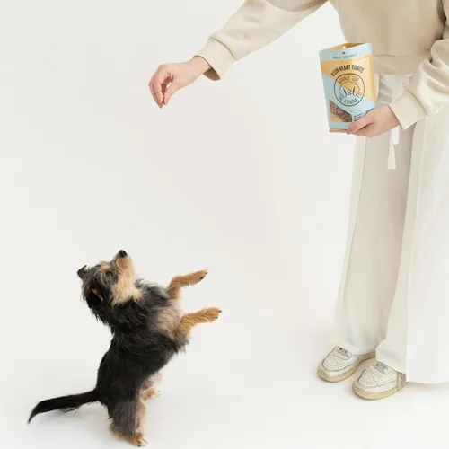 Vista 2 de Winnie Lou - Golosinas orgánicas para perros hechas en los Estados Unidos – Golosinas para perros de grado humano – Golosinas de cecina para perros