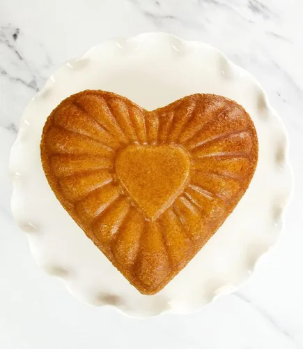 Vista 3 de USA Pan Global Bakeware Molde para pastel con forma de corazón elegante
