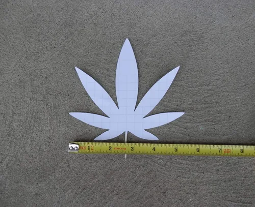 Vista 5 de Hoja de marihuana ~ Vinilo impermeable que brilla en la oscuridad ~ Seleccione un tamaño! ~ Para coche, camión, SUV, vehículo, pared, puerta, techo
