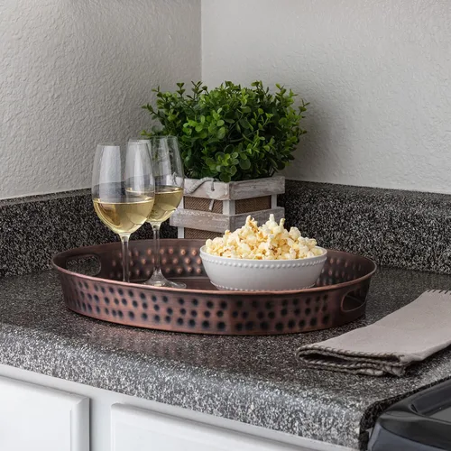 Vista 6 de Monarch Abode Bandeja para servir con asas – Bandeja de metal martillado a mano de 17 pulgadas para sala de estar, bandeja otomana grande con Cobre