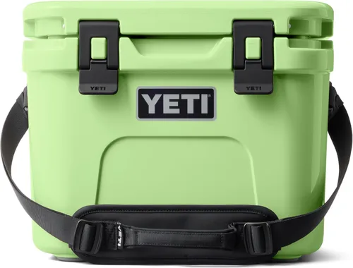 Vista 12 de YETI Roadie 15 - Enfriador duro con correa de hombro DoubleDuty