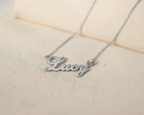 Vista 5 de Collares con nombre personalizado chapado en oro de 18 quilates con dije de corazón para mujeres y niñas