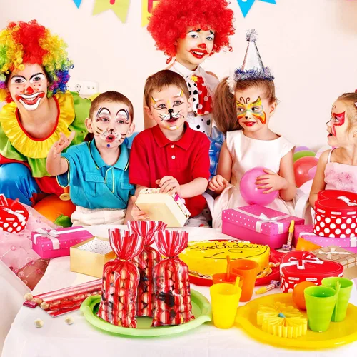 Vista 7 de Blulu 100 bolsas de plástico para Halloween, carnaval, circo, fiesta, golosinas, con estampado de rayas rojas y blancas, celofán transparente