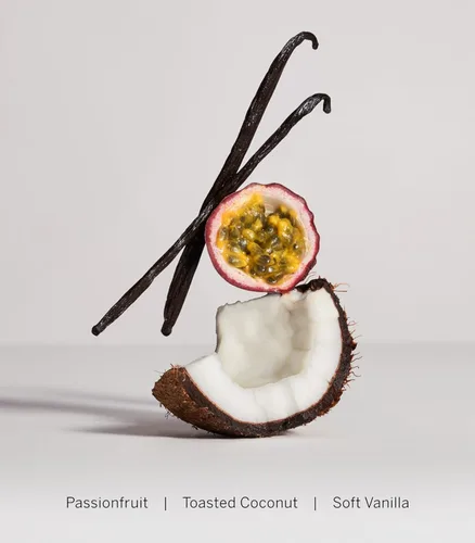 Vista 36 de Loción Victoria Secret Amber Romance Nutritiva para Manos y Cuerpo