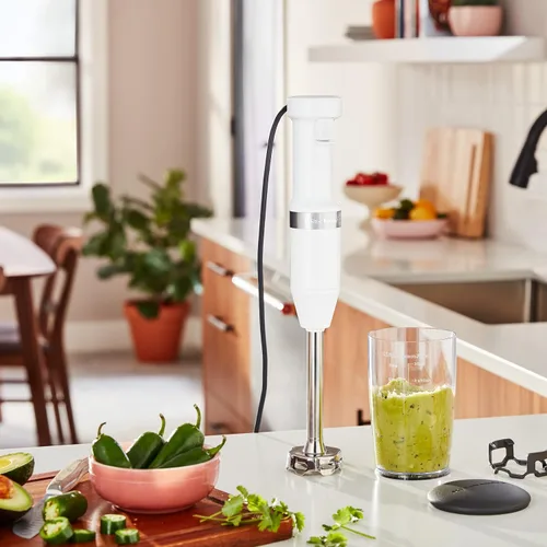 Vista 5 de KitchenAid Batidora de mano con cable de velocidad variable KHBV53, blanco