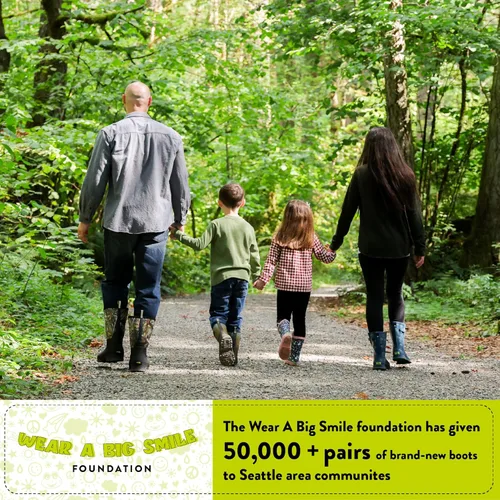 Vista 8 de Western Chief Botas de lluvia con asas para niños pequeños y niños, botas impermeables prémium para niños y niñas