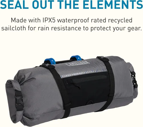 Vista 2 de CamelBak M.U.L.E. 9 Bikepacking - Manillar de carga lateral impermeable para tiendas de campaña y equipo, gris lobo