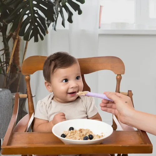 Vista 2 de Elle Belle Baby 4-Pack Silicone Baby Spoon 6M First Stage FeedingTeething Soft Flexible Tip Ergonomic Design Winter Breeze