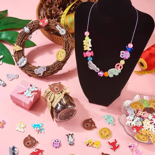 Vista 5 de KISSITTY - 160 botones de madera con temática de animales, 2 agujeros, botón de madera de animales de dibujos animados, bonitos botones decorativos