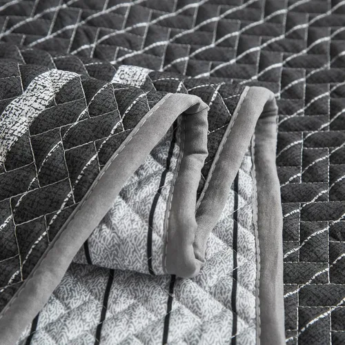 Vista 2 de Flysheep Juego de edredón bohemio gris oscuro, tamaño matrimonial y Queen, 3 piezas de edredón reversible a rayas blancas sobre gris, colcha