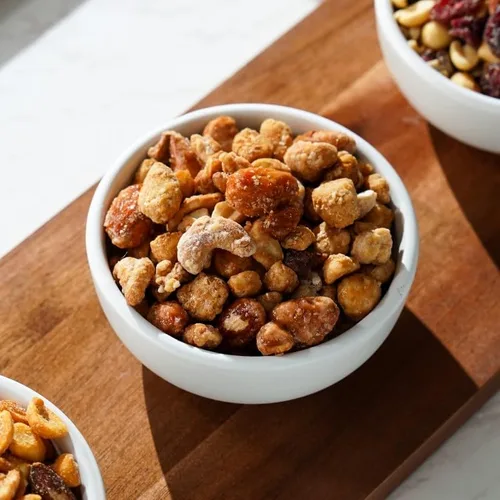 Vista 4 de Broadway Basketeers Cesta de regalo de frutos secos de cumpleaños, una variedad de 6 mezclas de nueces gourmet, caja de alimentos, regalo saludable