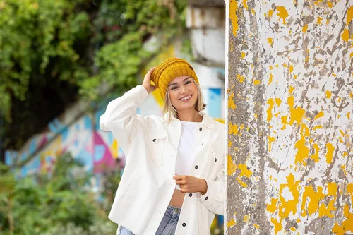 Vista 2 de Funky Junque Gorro holgado de punto trenzado de gran tamaño, grueso, suave, de gran